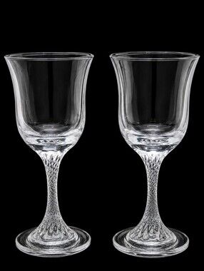 2 Vintage Cordial Liquor Glasses With Twisted Stem Rooting Garbenia Vase EUC